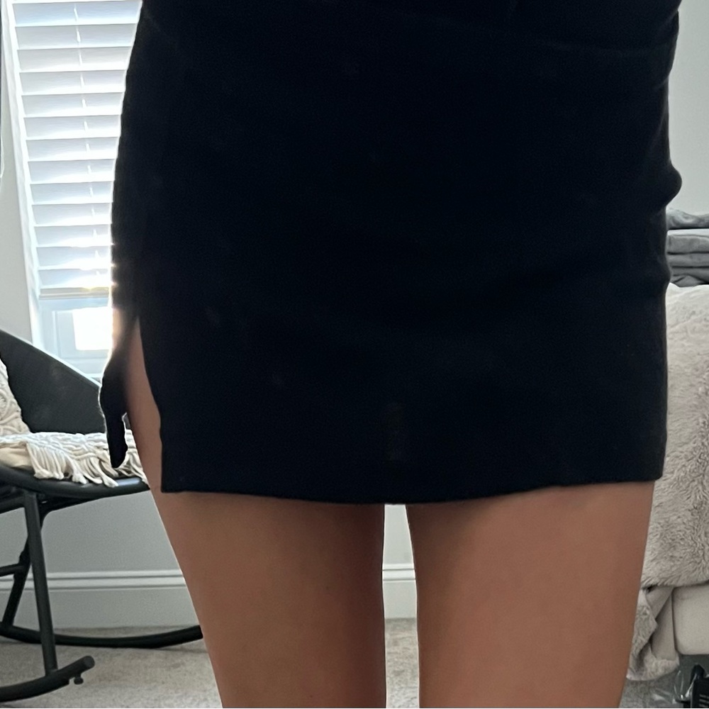 BLACK FELT MINI SKIRT
